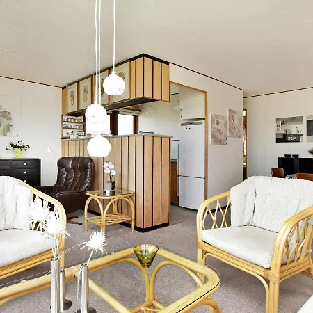 Two-bedroom Holiday In 3 Fåborg