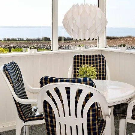 Two-bedroom Holiday In 3 *