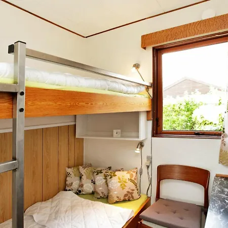 Two-bedroom Holiday In 3 *